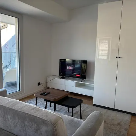 The Simplon Terrace 3 Min From Station 63 Apartment